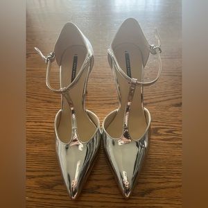 Zara Basic high heel metallic silver Size 38. Brand new. NEVER worn